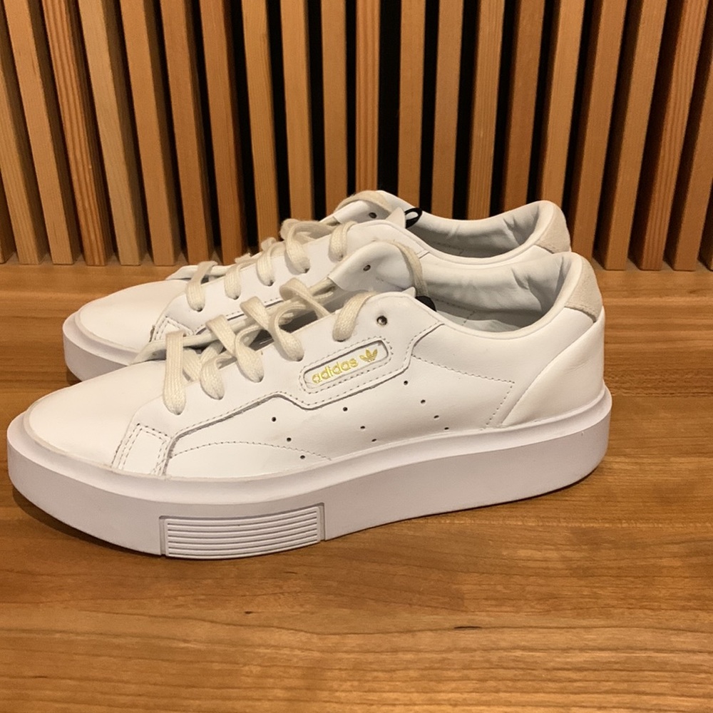 Adidas Sleek Super Shoes Womens US Size 8.5 Cloud White